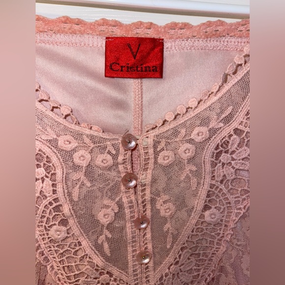 Lace Floral dress/Shirt - Picture 2 of 6